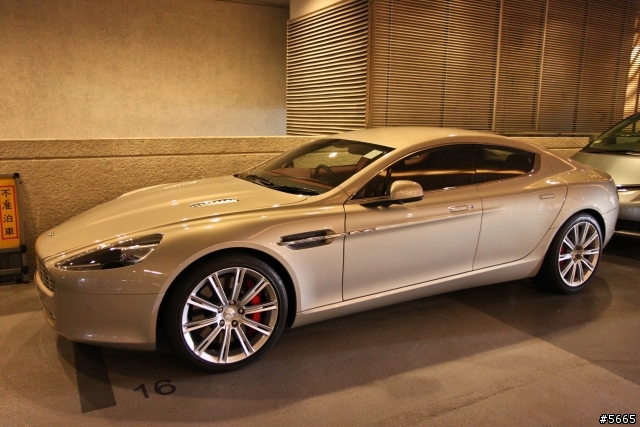 <分享>香港巧遇Aston Martin Rapide, Bently