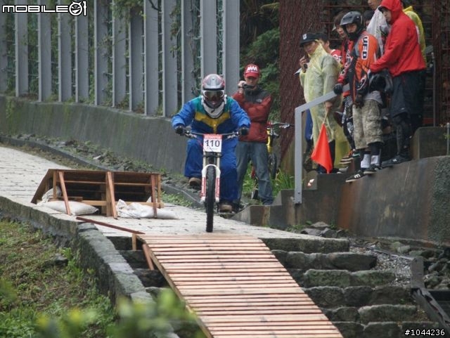 2011/01/08 Specialized 黃金小鎮精英下坡賽 照片