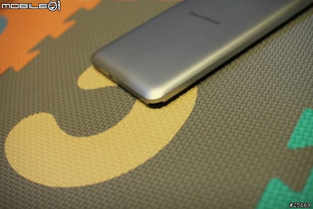 台灣大哥大 myPad P1 簡單開箱心得