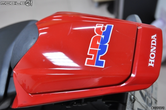 [低調的華麗] (照片更新)HONDA CBR1000RR HRC彩繪版