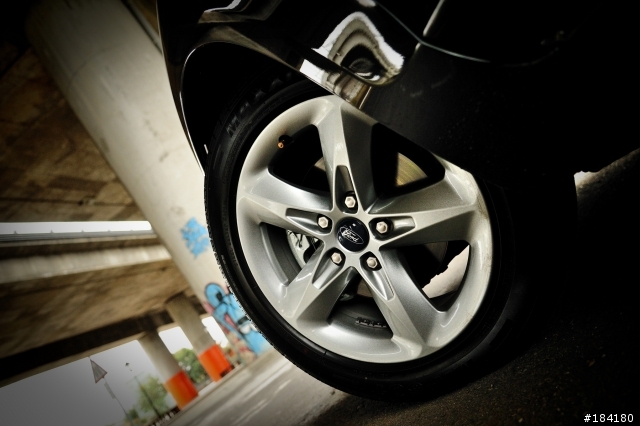 [開箱]Ford Focus 4D 豪華版