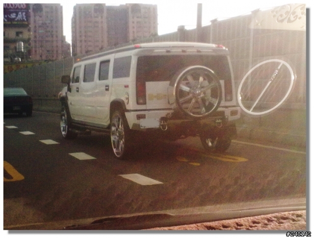 超大腳悍馬 Hummer