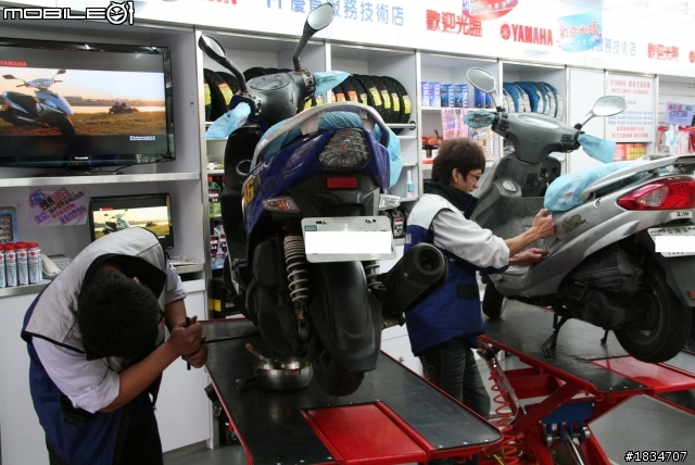 人生第一台機車~RSZERO 興奮開箱囉!!
