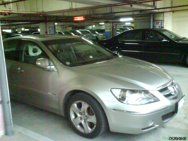 很難看見的車...Honda Legend
