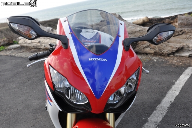 [低調的華麗] (照片更新)HONDA CBR1000RR HRC彩繪版
