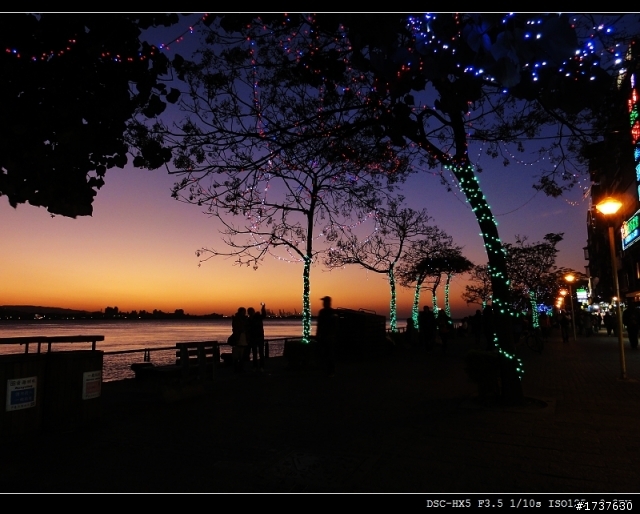 2010年最後一次以及2011年第一天的淡水夕照（使用相機HX5）