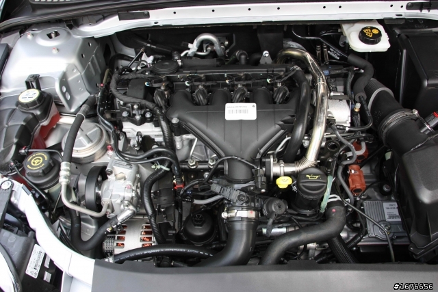[不專業開箱文] 銀莽 Mondeo 2.0 TDCI 亂亂拍.....  (2012/05/02 柴莽登出 )