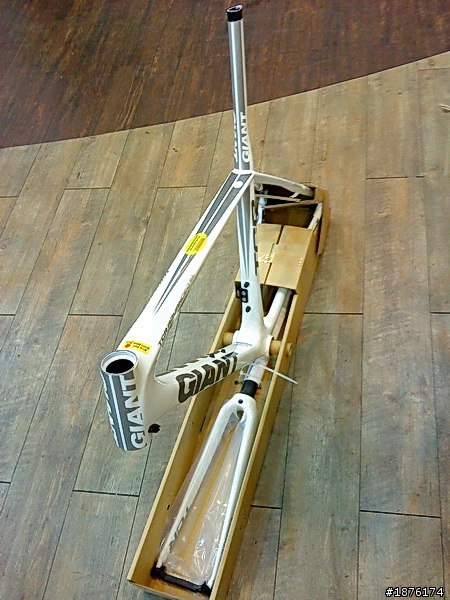 ╰⊙╯2011年 GIANT TCR ADV SL I-KIT 開箱文