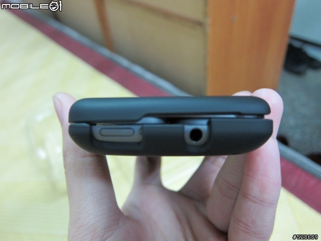 Derise z HTC原廠保護套
