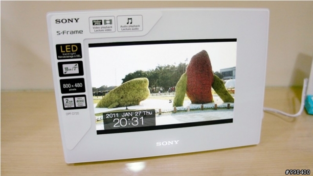 [開箱文]將回憶放進純白的畫框，SONY DPF-D720數位相框