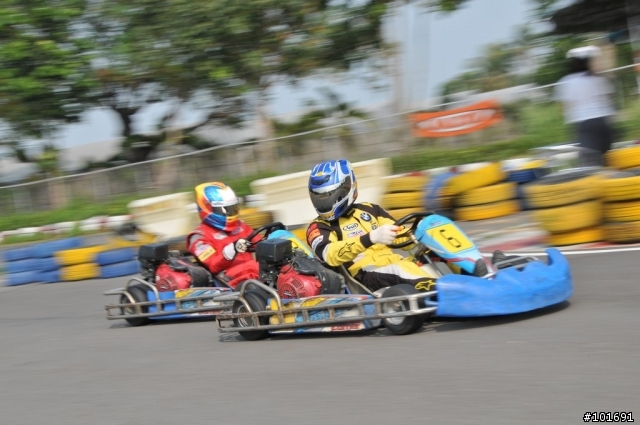 {內有美麗SG} 高雄台糖賽車場KARTING出租車比賽--2011/01/23