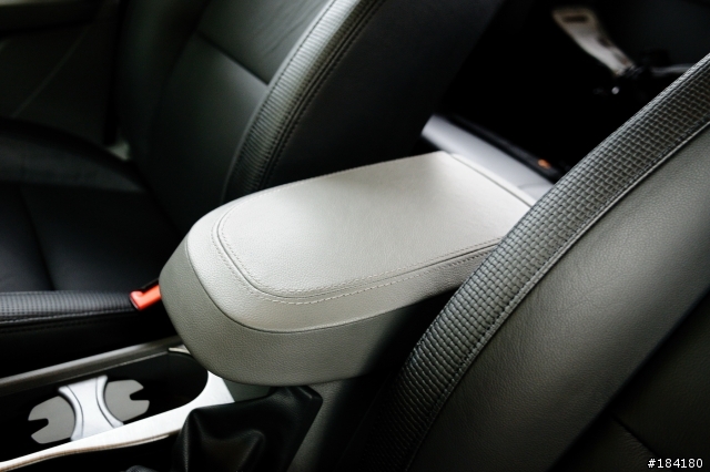 [開箱]Ford Focus 4D 豪華版