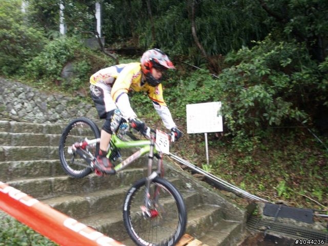 2011/01/08 Specialized 黃金小鎮精英下坡賽 照片
