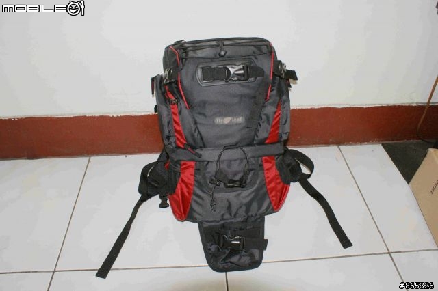 專業的攝影包但是不專業的開箱分享 ......飛葉雙肩攝影包