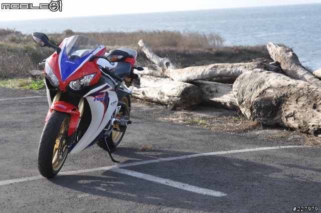 [低調的華麗] (照片更新)HONDA CBR1000RR HRC彩繪版