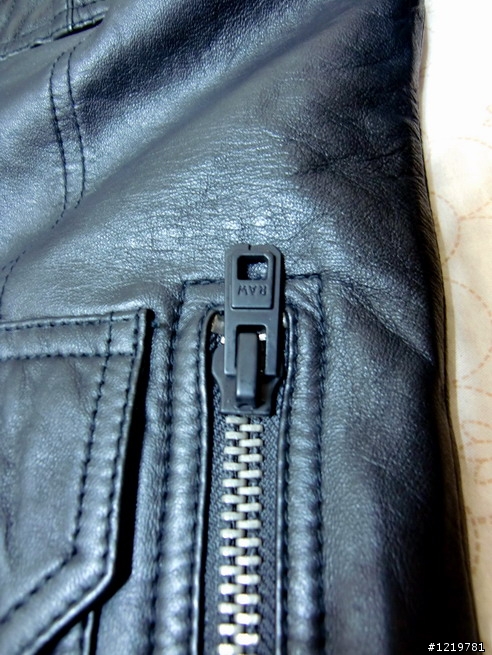 [分享]G STAR RAW  連帽皮衣