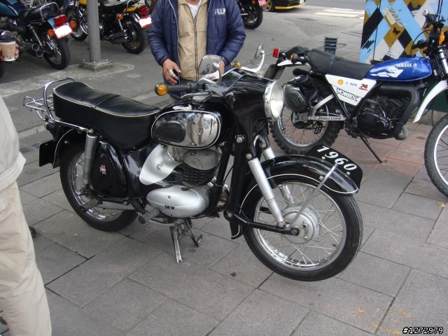 少見的大刀跟一些老車