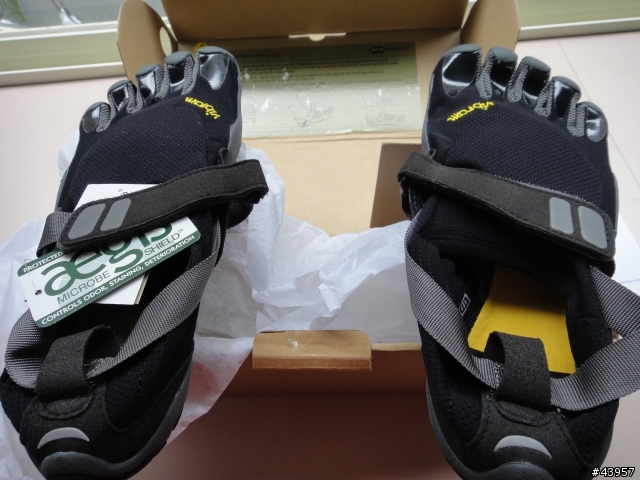 [開箱&心得分享]真的不是阿公耕田用的那種鞋呀! -Vibram FiveFingers TrekSport 五指鞋