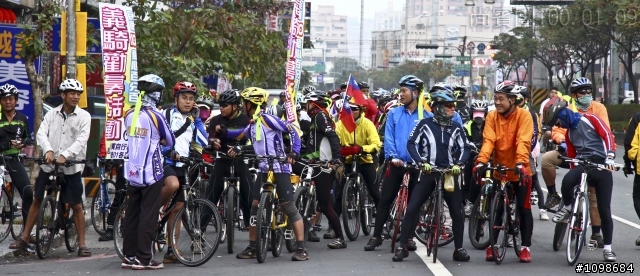 【義騎】民國100愛心百分百活動~照片放在首頁