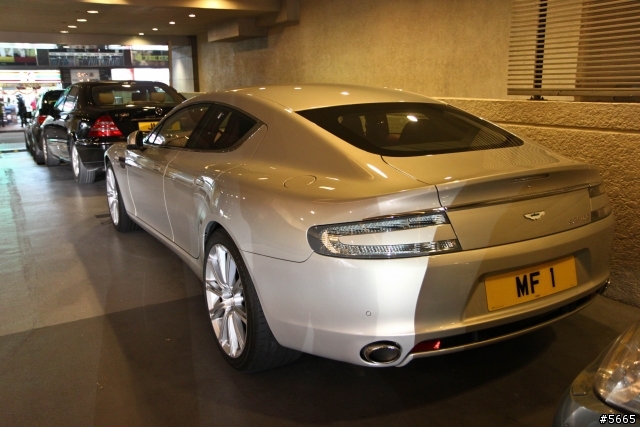 <分享>香港巧遇Aston Martin Rapide, Bently