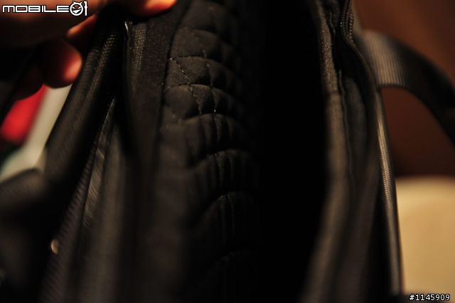 [宅男救星] Booq Cobra Brief L 電腦包