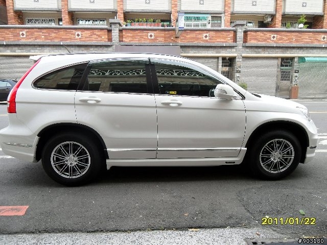 終於輪到我啦....CRV3...ENKEI SMS01...小腳上身