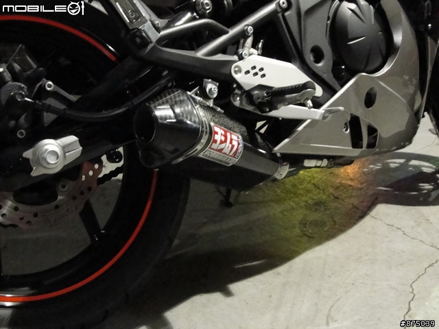 [開箱]Yoshimura TRC Carbon In 10'ER6F,更新聲浪檔