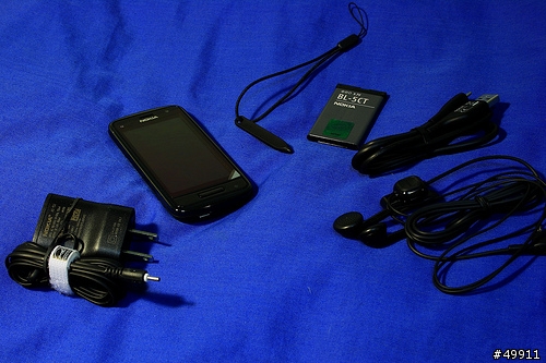 出乎意料的科技精品。NOKIA C6-01開箱試用文