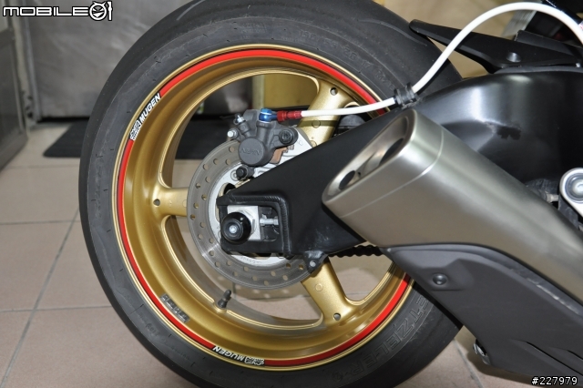 [低調的華麗] (照片更新)HONDA CBR1000RR HRC彩繪版