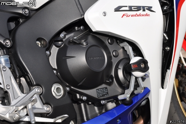 [低調的華麗] (照片更新)HONDA CBR1000RR HRC彩繪版