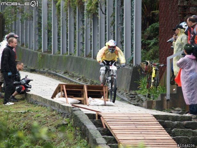 2011/01/08 Specialized 黃金小鎮精英下坡賽 照片
