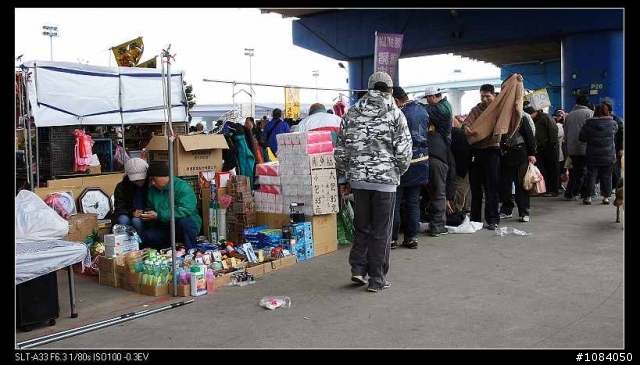 三重區 重新橋下跳蚤市場試看照片