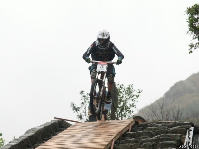 2011/01/08 Specialized 黃金小鎮精英下坡賽 照片