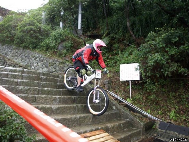 2011/01/08 Specialized 黃金小鎮精英下坡賽 照片