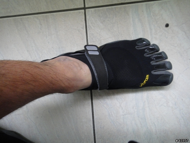 [開箱&心得分享]真的不是阿公耕田用的那種鞋呀! -Vibram FiveFingers TrekSport 五指鞋