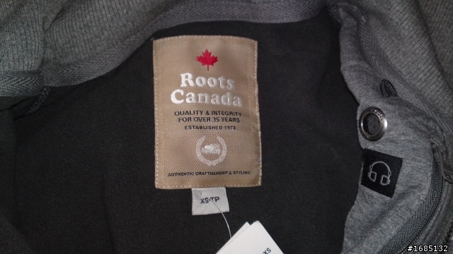 ROOTS~加拿大製~薄、暖、挺保暖外套~灰色~新上市