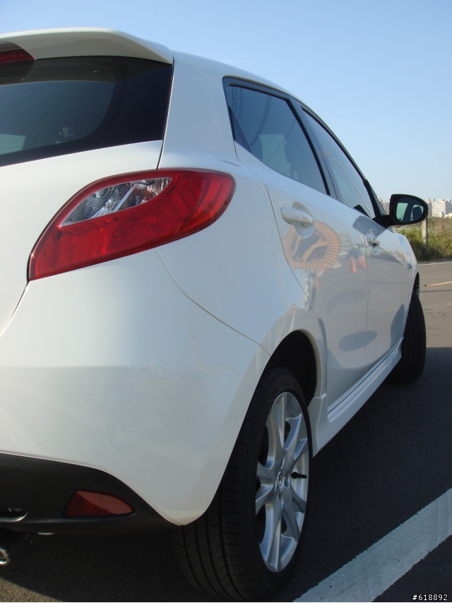 mazda2開箱...同款車主也出來透透氣吧！！