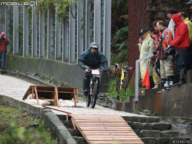 2011/01/08 Specialized 黃金小鎮精英下坡賽 照片
