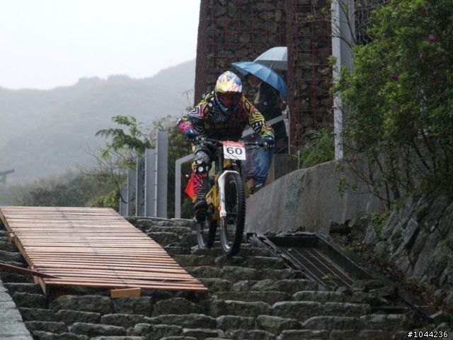 2011/01/08 Specialized 黃金小鎮精英下坡賽 照片