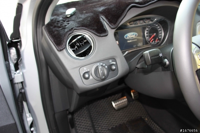 [不專業開箱文] 銀莽 Mondeo 2.0 TDCI 亂亂拍.....  (2012/05/02 柴莽登出 )