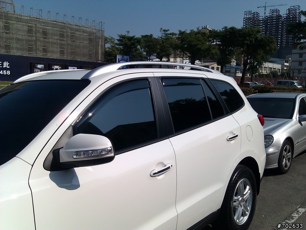 2011 Santa Fe + 內崁晴雨窗 + Hid + 日行燈