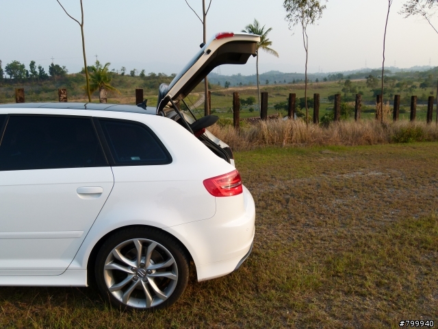 來自於S的感動 11年式 Audi A3 Sportback S3