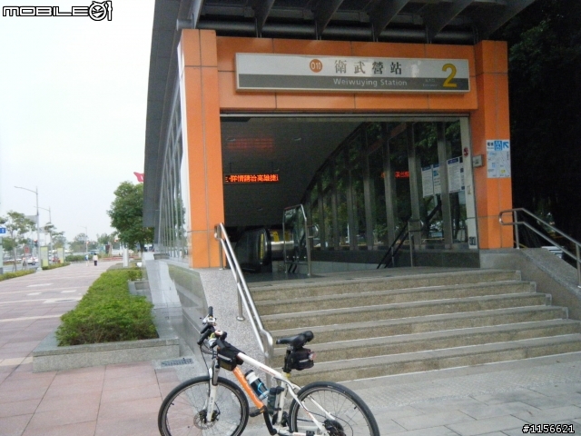 高雄市捷運紅線和橘線各站巡禮