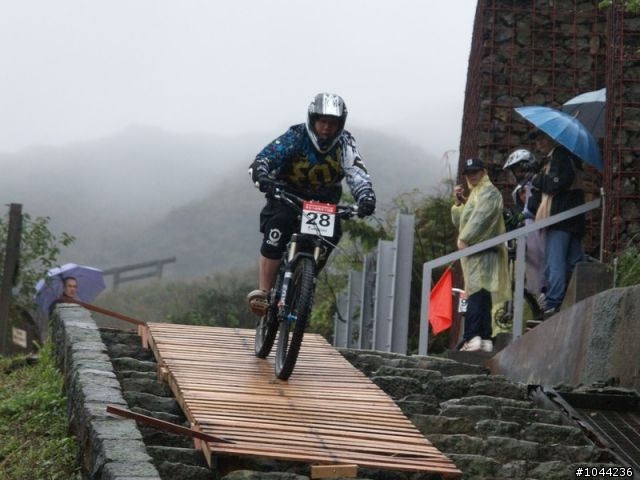 2011/01/08 Specialized 黃金小鎮精英下坡賽 照片