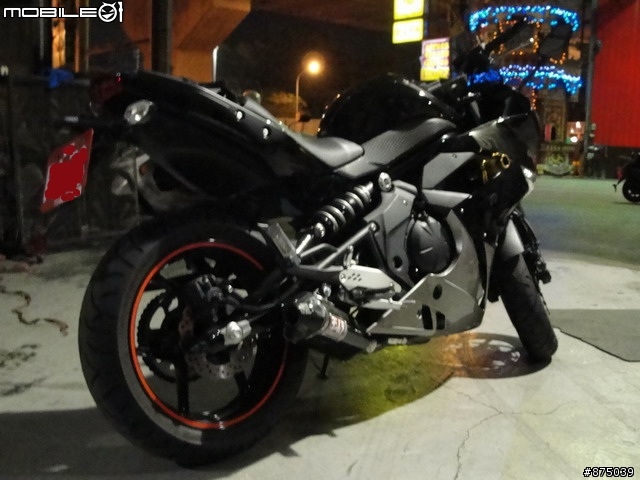 [開箱]Yoshimura TRC Carbon In 10'ER6F,更新聲浪檔