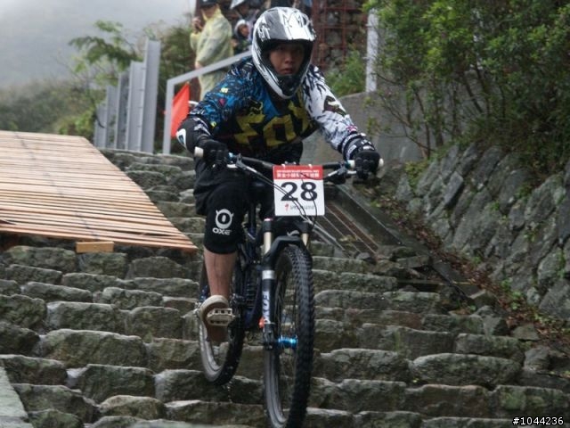 2011/01/08 Specialized 黃金小鎮精英下坡賽 照片