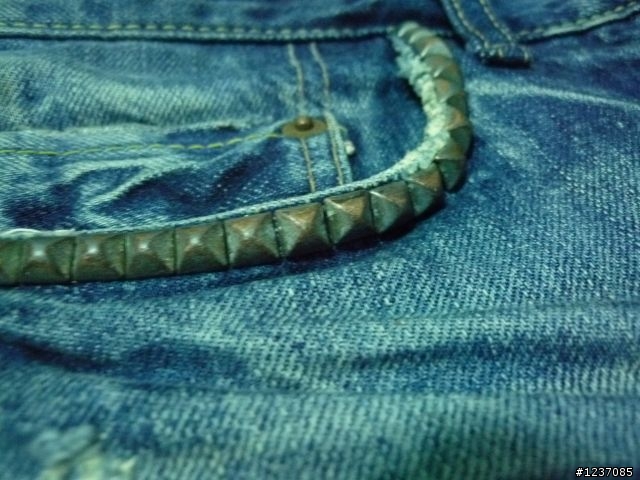 Hysteric Glamour 仿舊刷色破壞牛仔褲