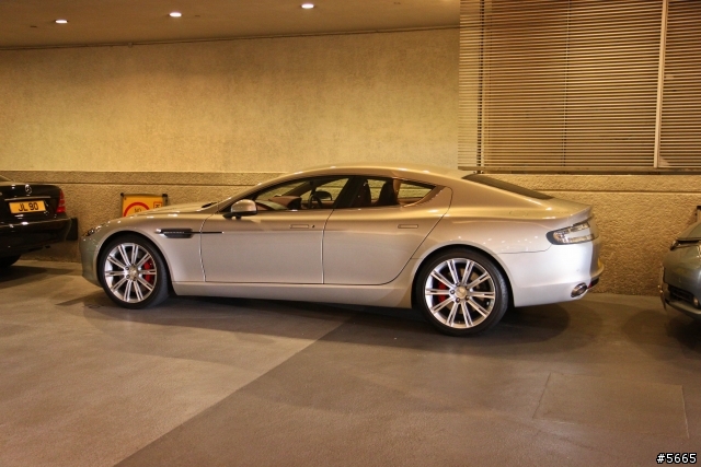 <分享>香港巧遇Aston Martin Rapide, Bently
