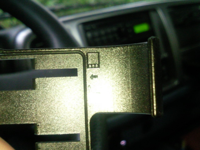 [冒必屎決心的開箱]Desire HD專用原廠車架組 CU-S440開箱
