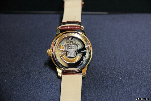 [開箱]TISSOT Le Locle 力洛克圖騰紋機械錶